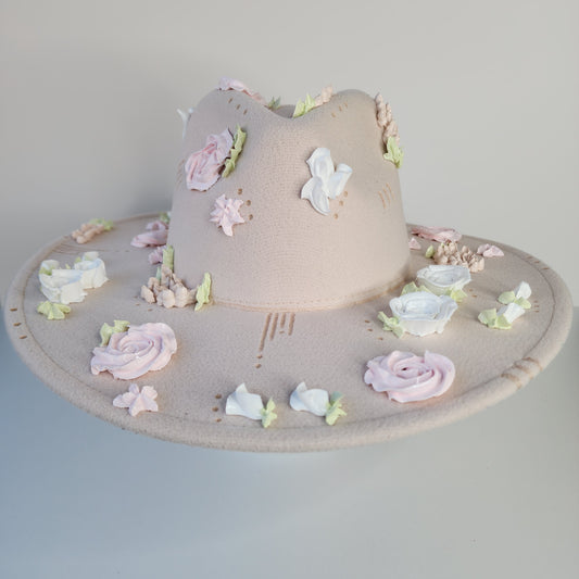 3D Art Hat Flowers Ivory