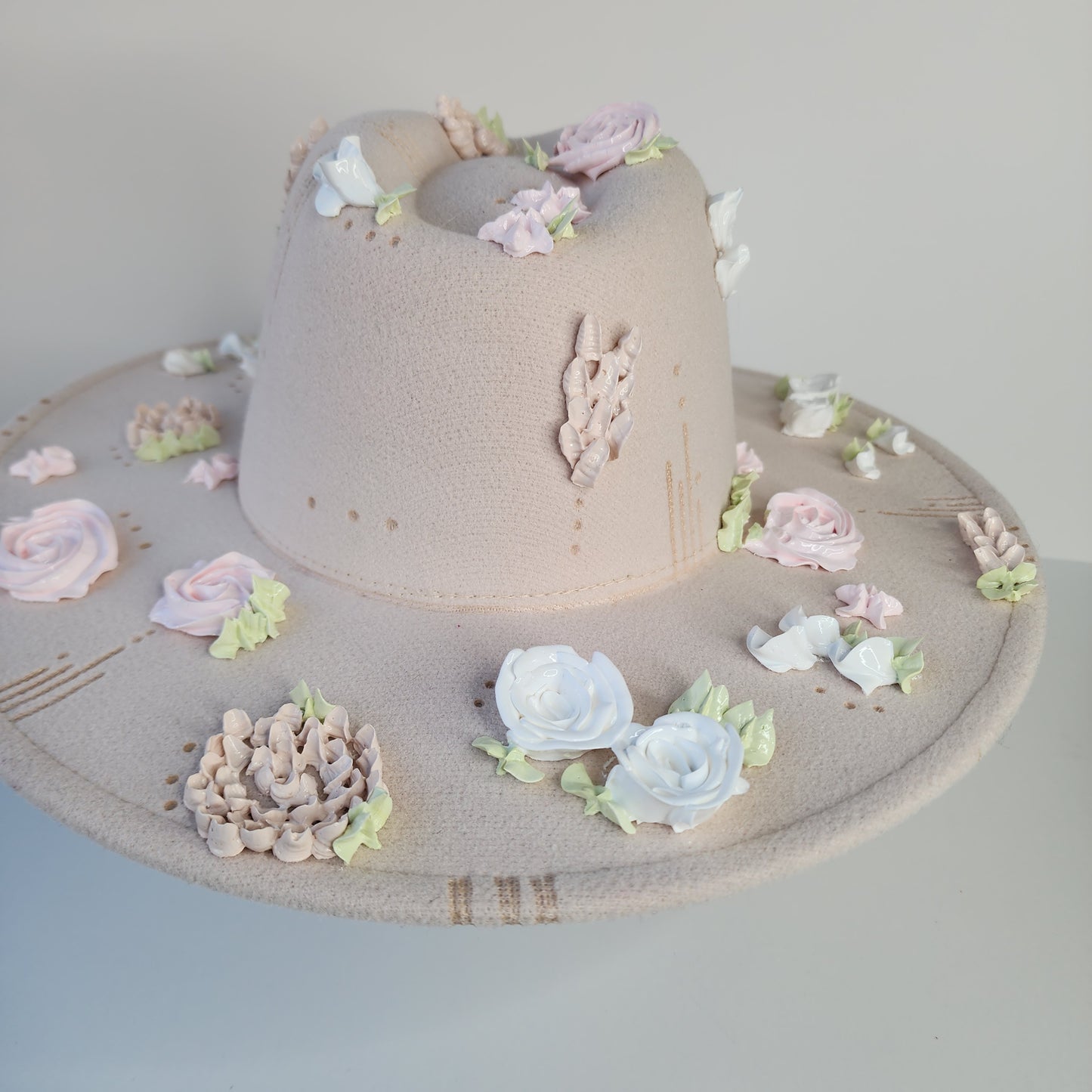 3D Art Hat Flowers Ivory