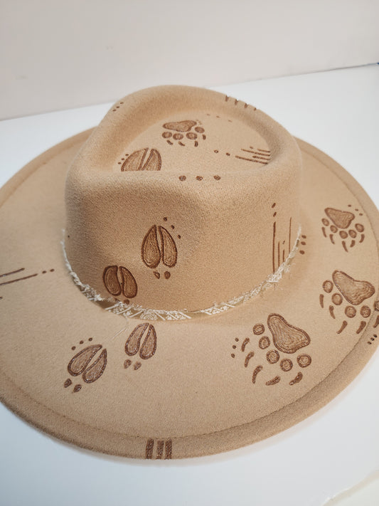 Animal tracks PETITE hat